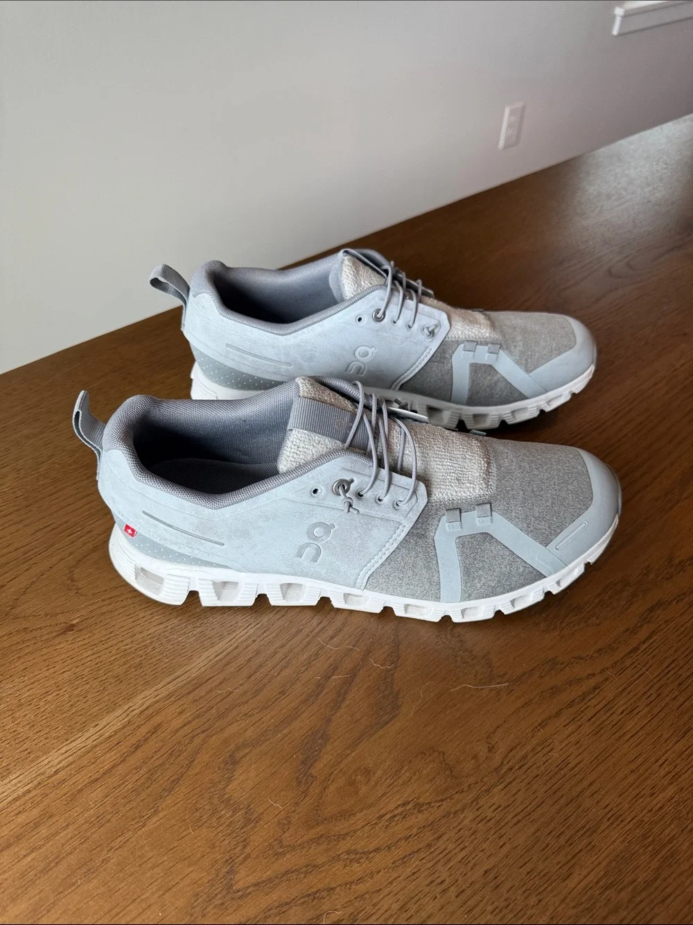 On Cloud 6 Men’s Athletic Sneakers